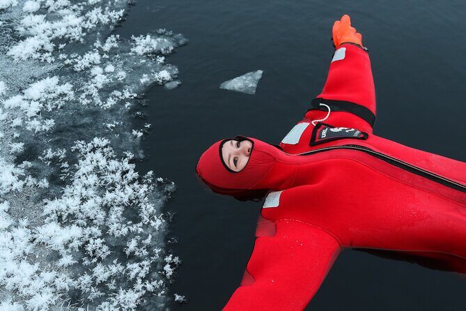 Aurora Ice Floating in Rovaniemi - Guides and group flow: safety, pacing, and when groups split