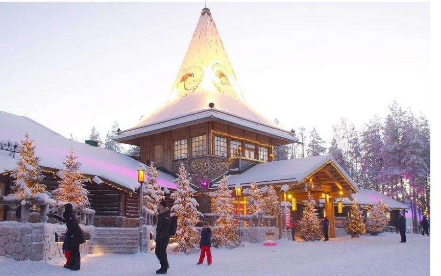 City tour and Santa Claus village visit in Lapland - Live Santa meeting: how to get the best moment