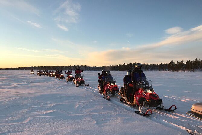 Easy Snowmobile Safari - The training and snow gear that make it truly easy
