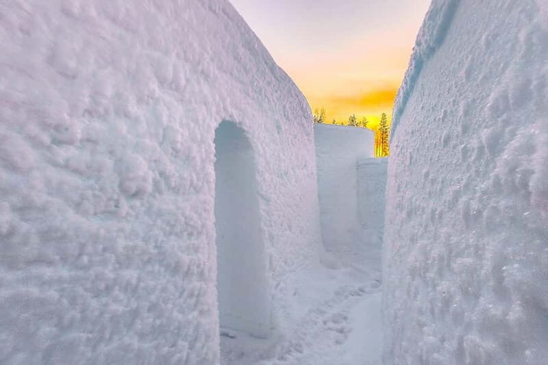 Entrance tickets to Snowman World and Snow Restaurant Dinner - Accessibility and Comfort: Better Than You Might Expect