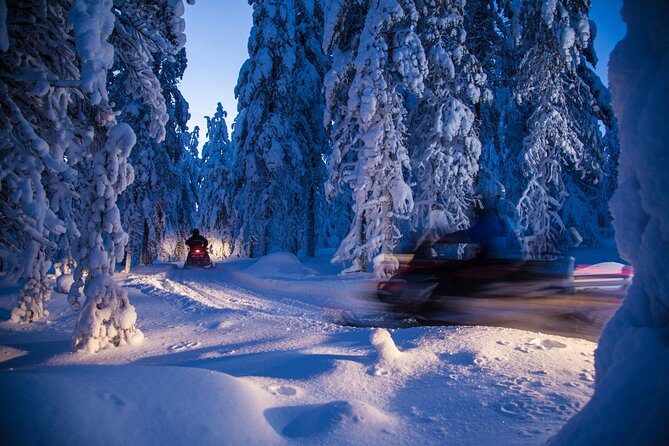 Evening Escape - Snowmobile safari and campfire in Rovaniemi - The campfire stop: Lapland snacks and why the break matters