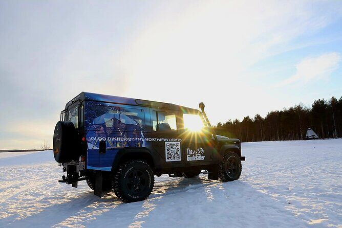 Expedition "INTO THE WILD" Safari and Lunch in Glass Igloo - Gear and comfort: coats, shoes, and sensible winter planning