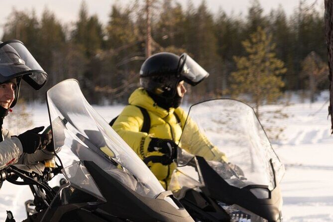 Family Snowmobile Safari in Rovaniemi - The 1 hour 10 minutes through the Arctic Circle forest