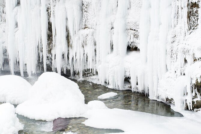 Hike to Frozen Waterfalls of Korouoma Including BBQ Lunch from Rovaniemi - The hike: steep, icy sections and how to handle them