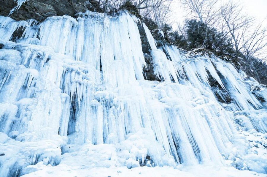 Lapland: The Frozen Waterfalls of Korouoma Tour - Photo Tips for Frozen Falls and Snow That Can Trick Your Camera