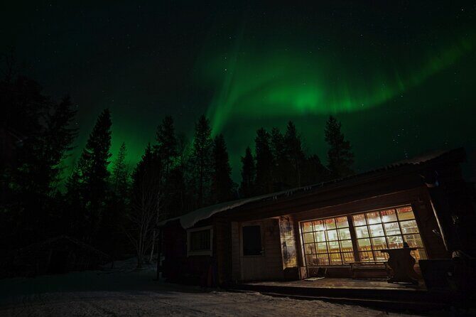 Northern Lights Hunting in Lappish old cottage - Should you book this Rovaniemi cottage aurora hunt?