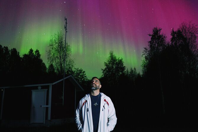 Northern lights hunting photo tour with bbq; small groups - Why This Rovaniemi Aurora Hunt Rolls BBQ Into the Night