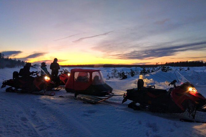 Northern Lights Night by Snowmobile (private tour) - Rovaniemi at 7:30 pm: how the night starts