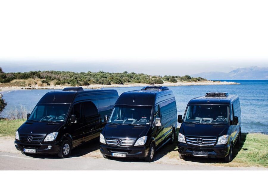 Private Transfer Rovaniemi - Kiruna - Inside the 8-seat minivan: comfort, capacity, and luggage