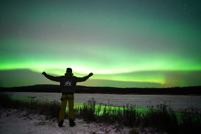 Reflections of the Northern Lights - Traveling from Rovaniemi to a forest viewpoint: the real plan