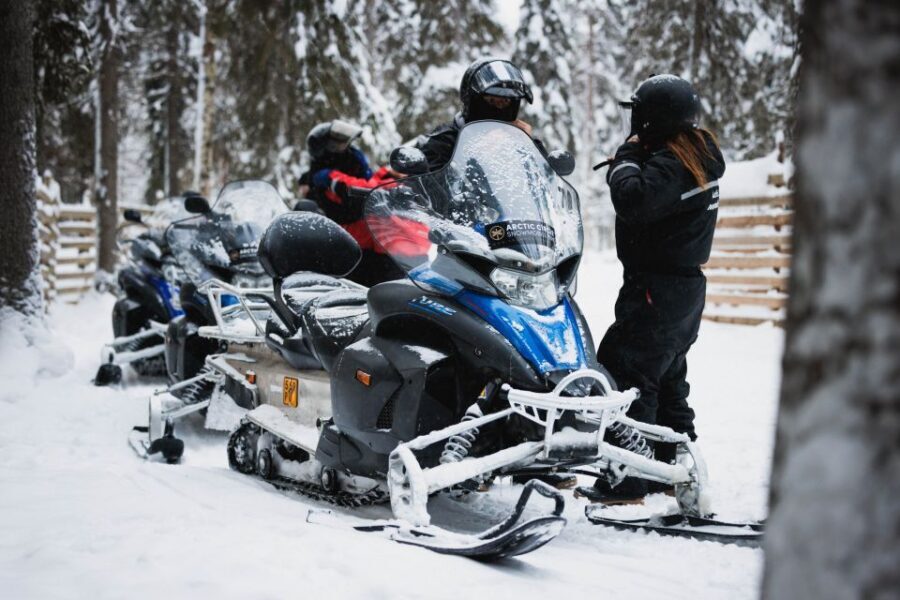 Rovaniemi: Arctic Circle Highlights by Snowmobile - Snowmobile training and the 1-hour shared Arctic Circle forest ride