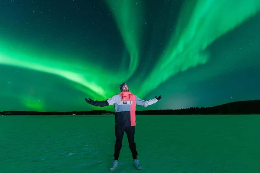 Rovaniemi: Aurora Hunt with Money-Back Guarantee and Photo - The real value: pro aurora portraits, not just random pictures
