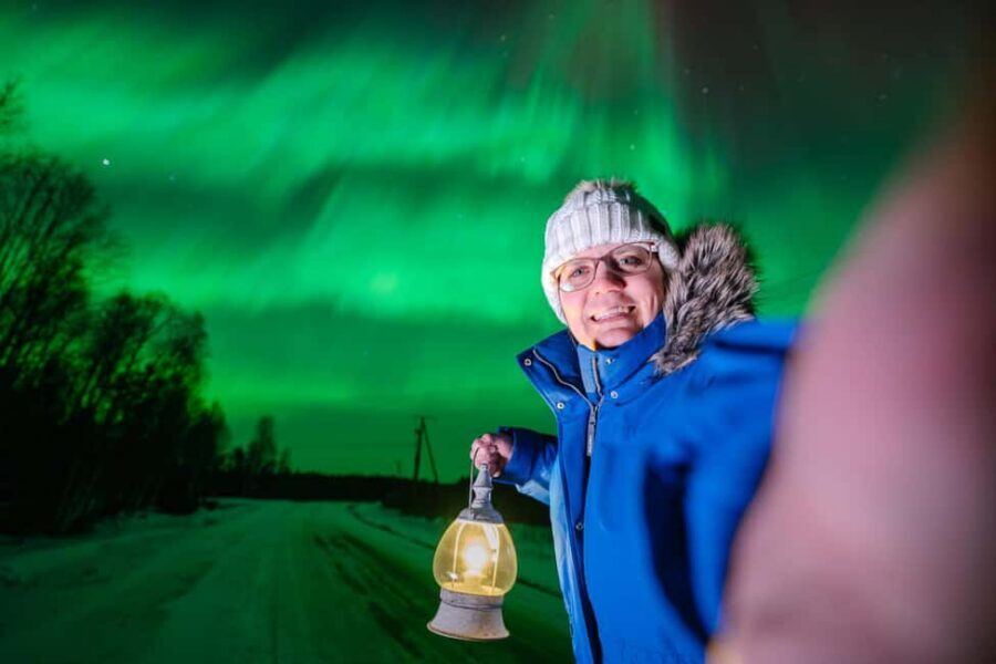 Rovaniemi: Aurora Hunt with Money-Back Guarantee and Photo - Stop 3: Lapland photo stop (guided tour, sightseeing, photo time)