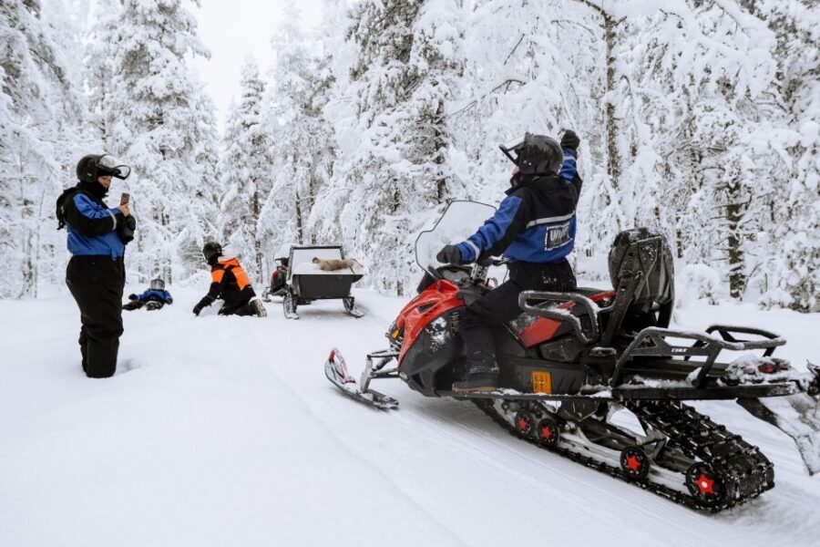 Rovaniemi: Easy Snowmobile Safari - Rovaniemi Start at Santa Claus Village: Getting Going Smoothly