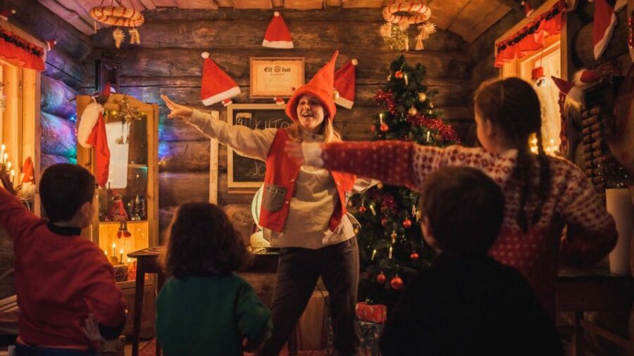 Rovaniemi: Elf Hat Academy in Santa's Village - Inside the 30-minute show: what the experience feels like