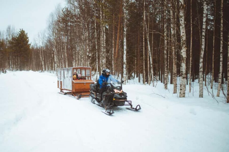 Rovaniemi: Family Snowmobiling Trip - Hot Drink and the Mid-Tour Reset