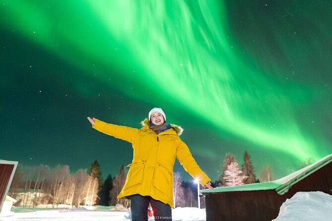 Rovaniemi: Genuine Aurora Hunting with Unlimited Pro Photos - Snacks, Comfort, and Group Size at Night in Lapland