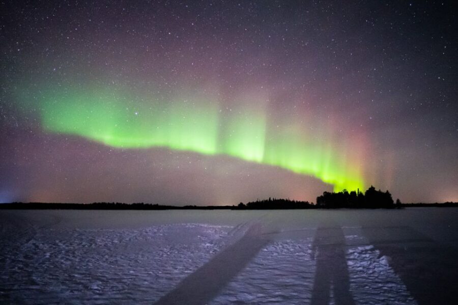 Rovaniemi: Guaranteed Ultimate Aurora Hunt with Photographer - Gear and comfort: winter overalls and snow boots