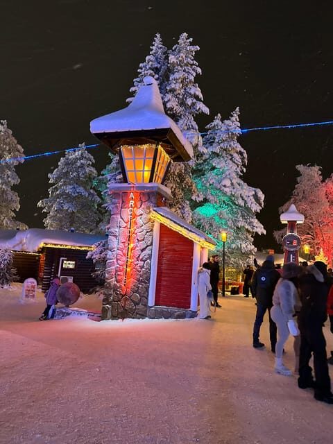 Rovaniemi: Guided Tour of Santa Claus Village - Passing the Arctic Circle line with a leap and certificate
