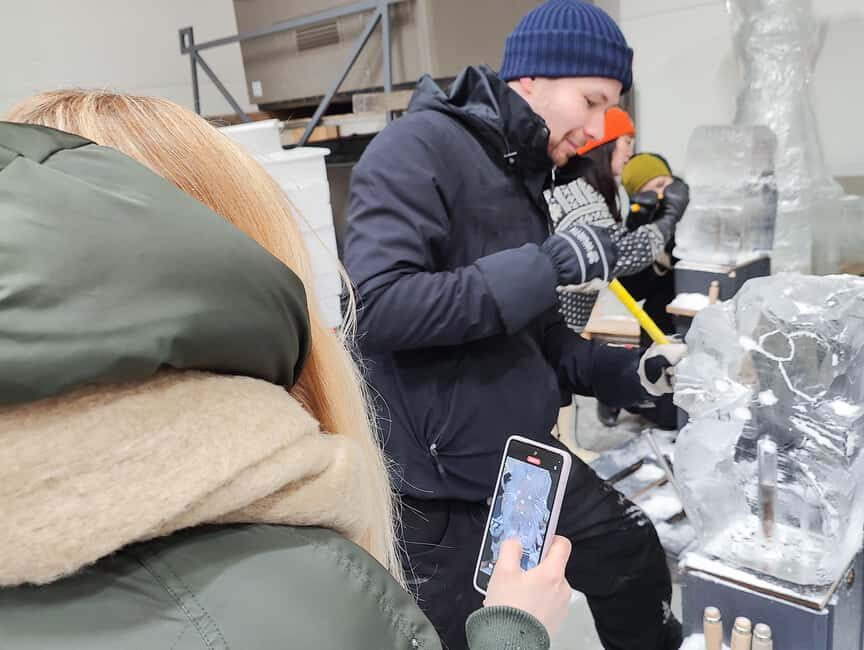 Rovaniemi: Ice sculpting experience - 85 minutes of free time: Ice Bar, exploration, and the sledding hill