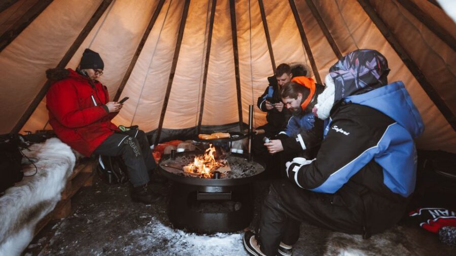 Rovaniemi: Lapland Ski Trekking Safari - Meeting in Rovaniemi and getting kitted out properly