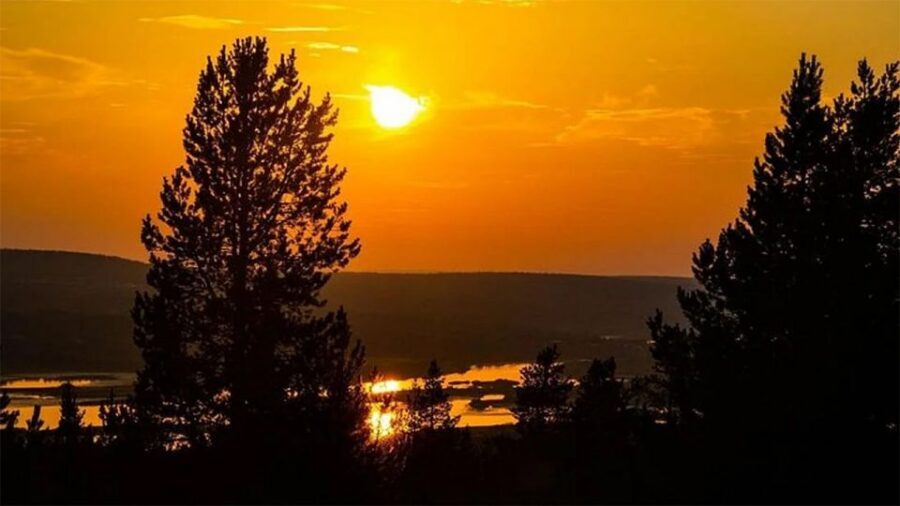 Rovaniemi: Midnight Sun, ATV Ride During The Golden Hour - Frozen Lake Shore: Fog, Light, and That Lapland Atmosphere