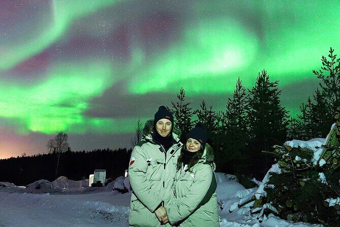 Rovaniemi: Northern Lights Group Tour - Guaranteed View - Group Size and Vehicle Choice: Minivan vs Heated Bus