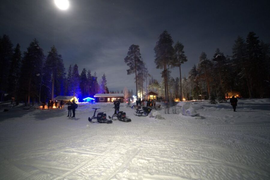 Rovaniemi: Northern Lights Hunting in Lappish old cottage - Logistics that matter: timing, waiting, and staying comfortable