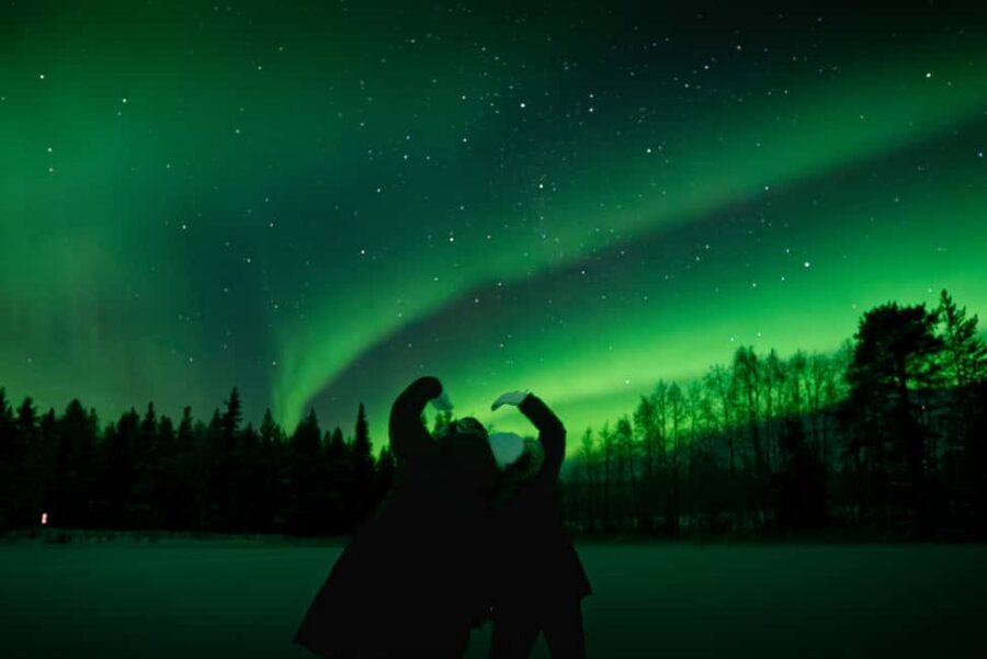 Rovaniemi: Northern Lights Photography Tour & BBQ - The drive out of town: why 10–60 miles is the whole point