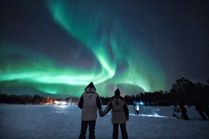 Rovaniemi: Northern Lights Pro Guaranteed - Unlimited Distance - Warm drinks, thermal clothing, and the comfort math