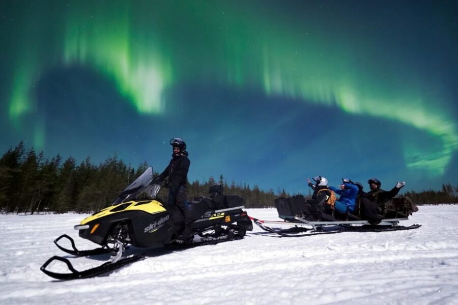 Rovaniemi: Northern Lights Sleigh Ride - Meeting in Rovaniemi and getting winter-ready fast