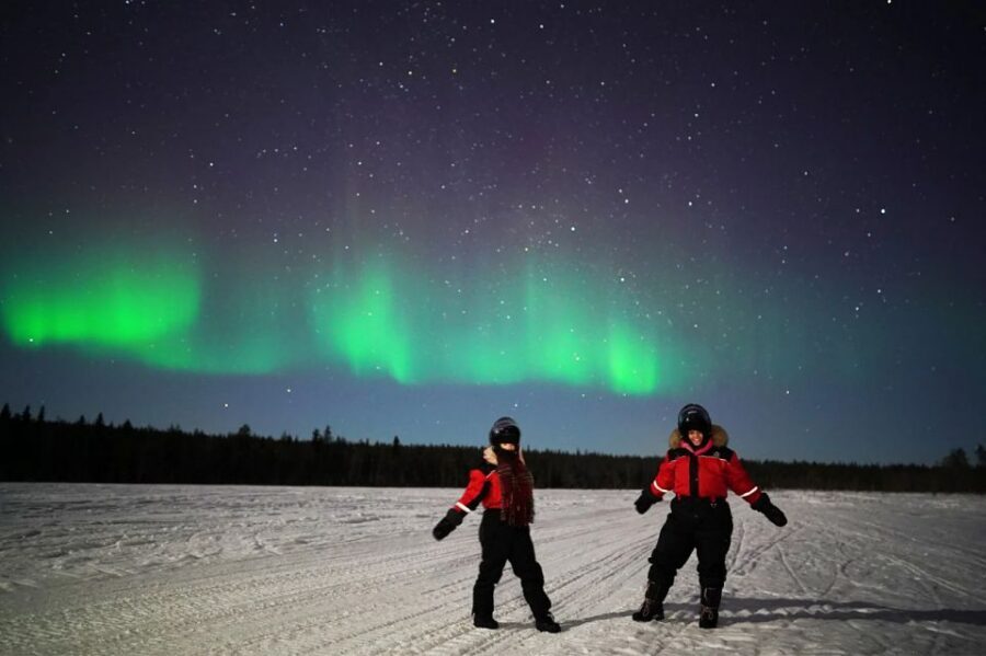 Rovaniemi: Northern Lights Sleigh Ride - Chasing darkness: the frozen-lake stop far from lights