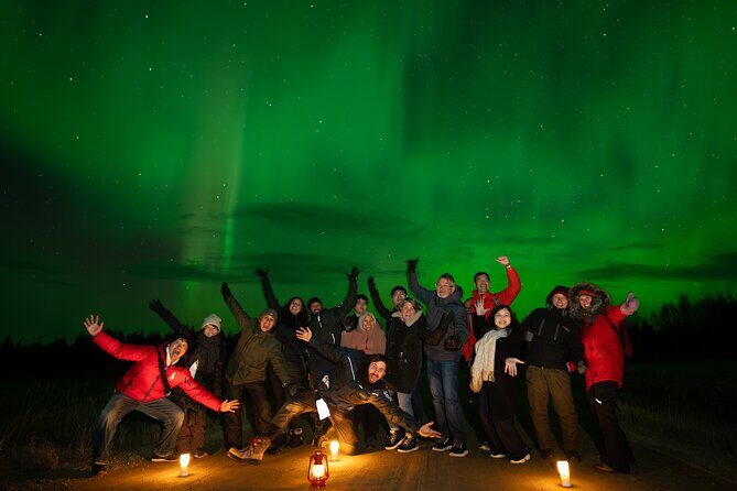 Rovaniemi: Northern Lights Small Group Money-Back Guarantee - Stop 1 in the Night: Rovaniemi, Sandwiches, and No Sausage Barbecue