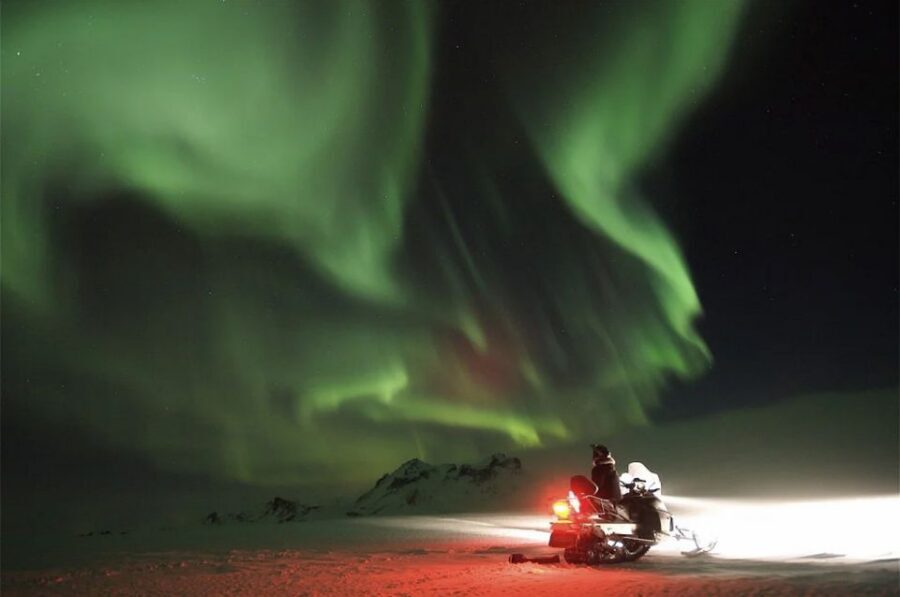 Rovaniemi: Northern Lights Snowmobile Hunt - Meeting Point and Getting Out of Town Without Stress