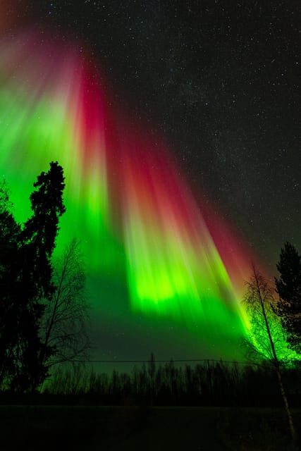 Rovaniemi: Northern Lights Tour with Guarantee - What happens during the Lapland portion: photo stop, guidance, and long cold patience