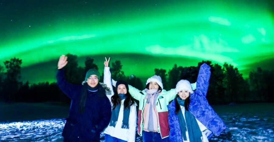 Rovaniemi: Northern Lights Tour with Guaranteed Sightings - What’s included: thermal gear, hot drinks, and real night-comfort