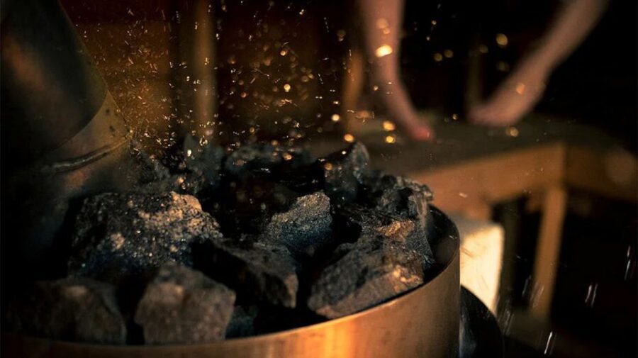 Rovaniemi: Northern Lights Trip with Arctic Sauna & Jacuzzi - The core idea: Finnish sauna culture plus a Northern Lights “chance”