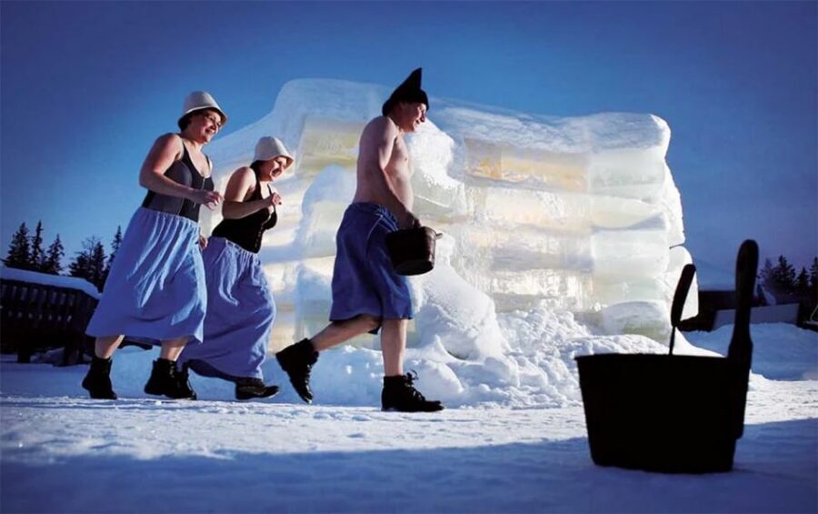 Rovaniemi: Northern Lights Trip with Arctic Sauna & Jacuzzi - Group size, timing, and why that affects the vibe