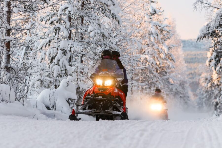Rovaniemi: Santa’s Village & Snowmobiling to Reindeer Farm - Meeting Point and Timing: The 25-Minute Head Start