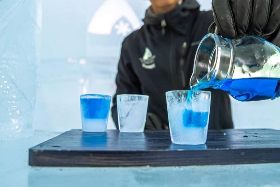 Rovaniemi: Snow Hotel Tour and Ice Restaurant Dinner - Winter comfort: what to bring so the cold stays fun