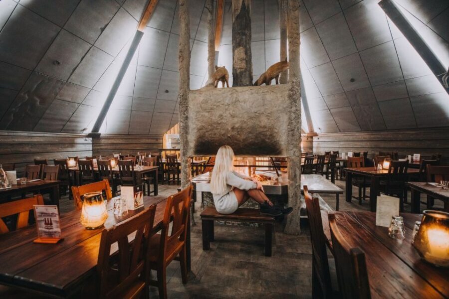 Rovaniemi: Snow Hotel Tour with Food by the Fire - Lakeside kick sledding and tobogganing access: quick fun between photos