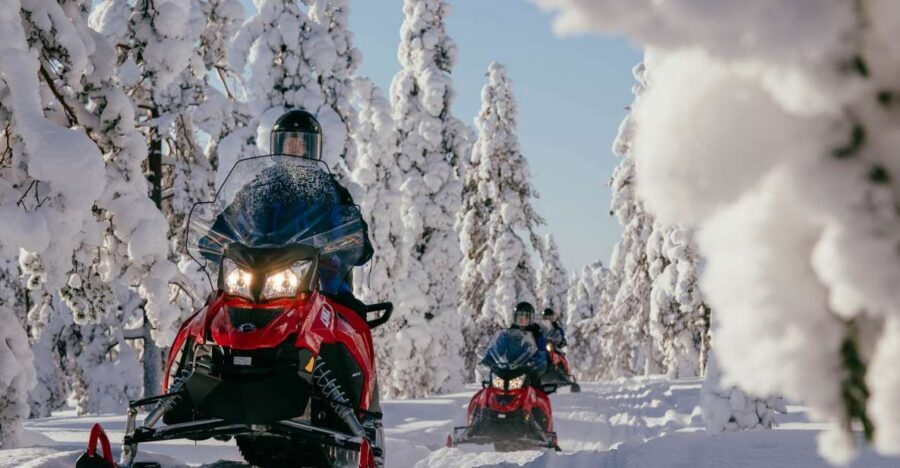Rovaniemi: Snowmobile Adventure Tour for Adults Only - Gear and safety briefing: staying warm when it is -25