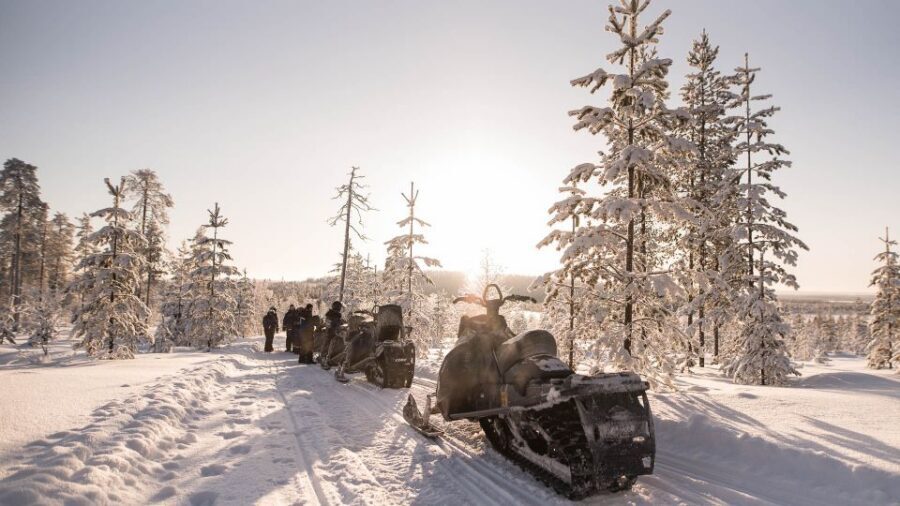 Rovaniemi: Snowmobile Adventure Tour for Adults Only - The flow of the ride: from instructions to full-throttle practice