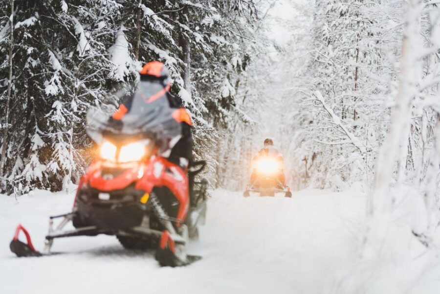 Rovaniemi: Snowmobile Adventure Tour for Adults Only - Pickup and meeting: how to get to the start without stress