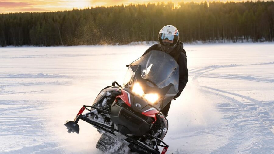 Rovaniemi: Snowmobile Safari, Reindeer & Husky Sleigh Ride - Gear-up time: why the provided winter kit is more than a checkbox