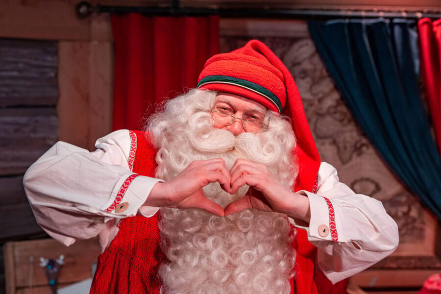 Rovaniemi: Tour to Santa Claus Village with Hotel pick up - Santa’s Post Office: Holiday Mail You Can Actually Send