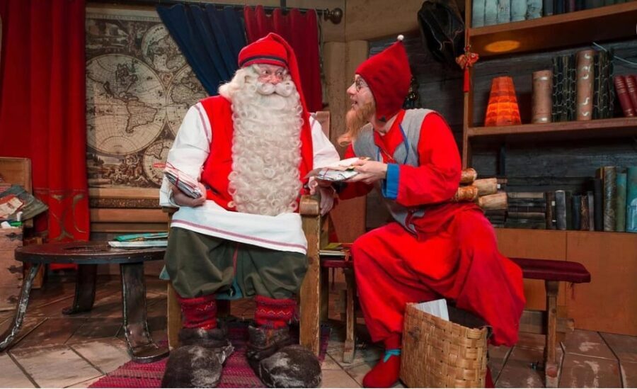 Rovaniemi: Tour to Santa Claus Village with Hotel pick up - Crossing the Arctic Circle Line: The Photo Stop That Makes It Feel Real