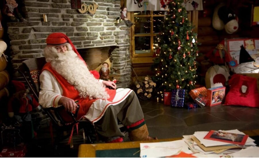 Rovaniemi: Tour to Santa Claus Village with Hotel pick up - Exploring Santa Claus Village Shops: Handcrafts and Design at Your Pace