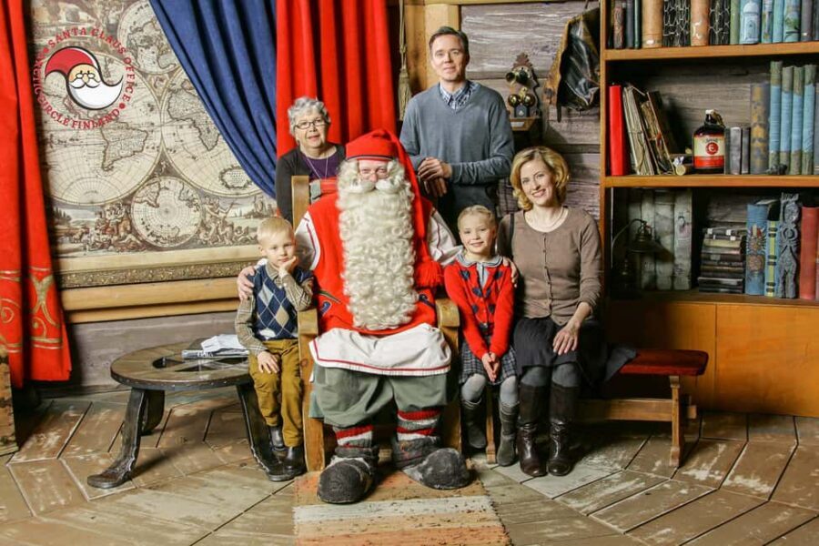 Rovaniemi: Tour to Santa Claus Village with Hotel Transfer - Hotel Pickup and the Ride to the Village