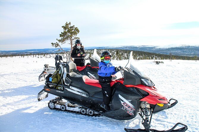 Snowmobile Driving - Morning start - Passenger options and sleigh time: not everyone has to drive